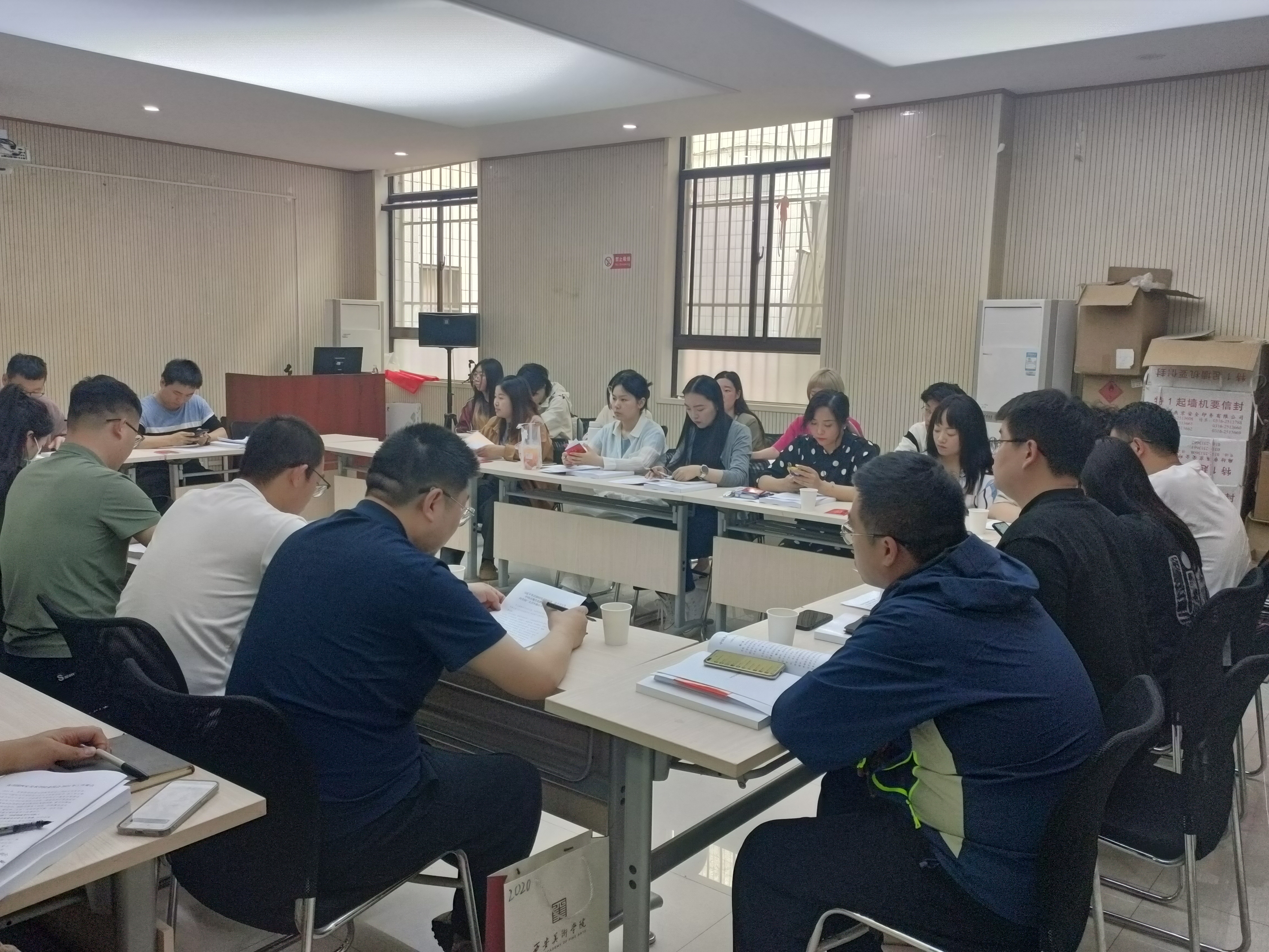 学工部、团委组织团学干部学习习近平总书记五四青年节对全国广大青年寄语精神.jpg